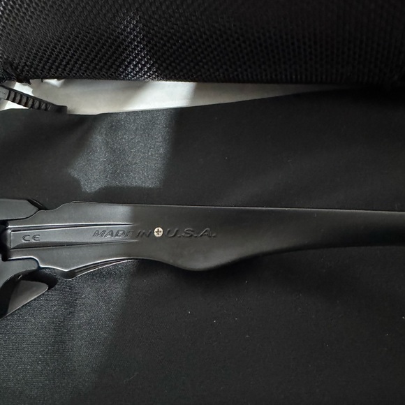 Oakley Plate Polarized Sunglasses Gun Metal Frame Grey Lenses Y2K Gorpcore🔥 - Picture 9 of 11